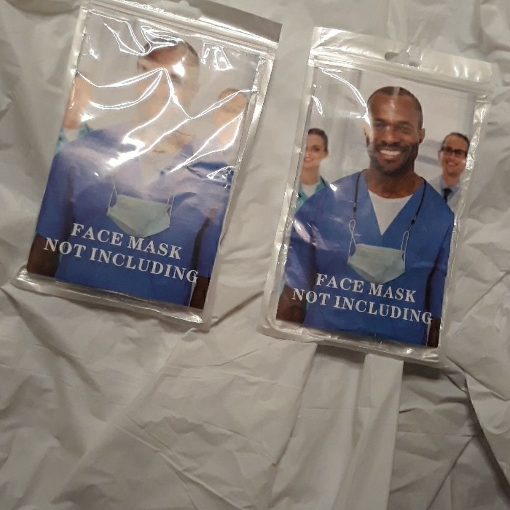 Masks clips, nwt   